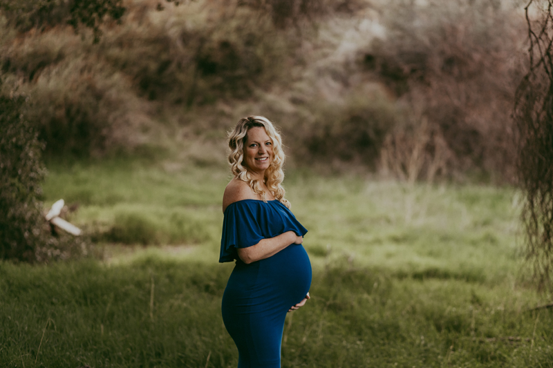 Temecula Maternity Photographer, pregnant woman in dark blue dress